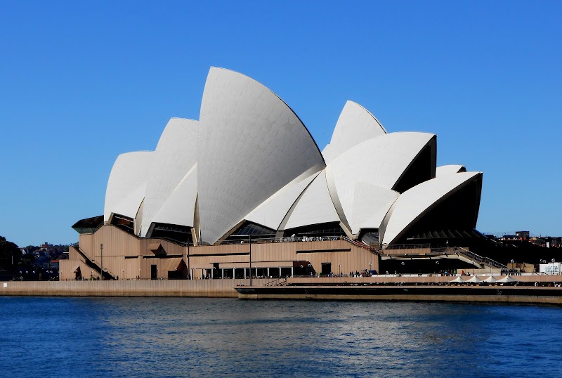 5 Days in Sydney - Explore the iconic landmarks of Sydney including the Opera House and Harbour Bridge